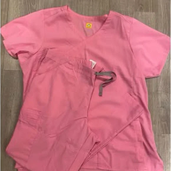 WonderWink Women's Scrub Tops - Pink, Blue, Green, Gray, Burgundy - Picture 2 of 6